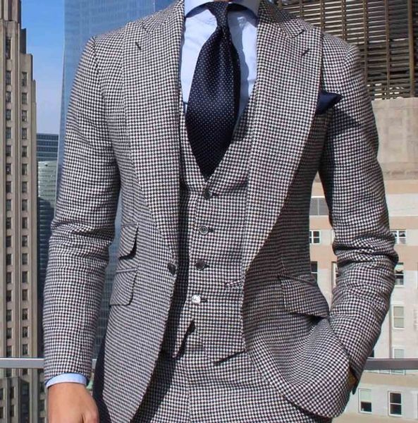 popular one button groomsmen peak lapel groom tuxedos men suits wedding/prom man blazer ( jacket+pants+vest+tie) 316, Black;gray
popular one button groomsmen peak lapel groom tuxedos men suits wedding/prom man blazer ( jacket+pants+vest+tie) 316, Black;gray