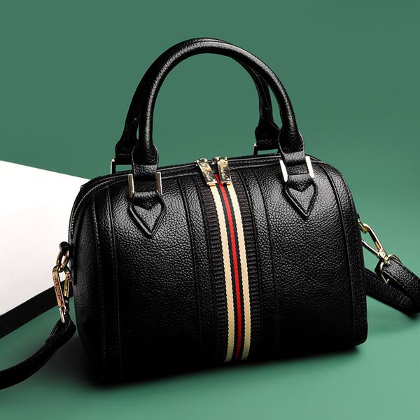 2020 female handbag new european and american fashion boston handbag simple shoulder soft leather bag ladies totes
2020 female handbag new european and american fashion boston handbag simple shoulder soft leather bag ladies totes
