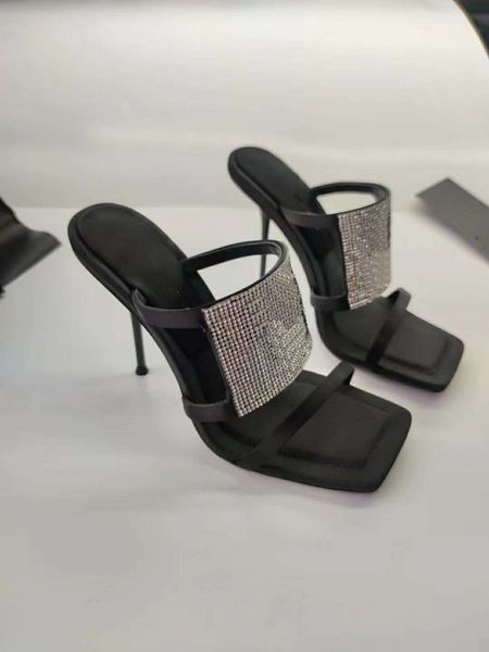 europ luxury slide summer fashion wide high heel with thick sandals slipper men women sandals designer shoes water drill d slipper rivet, Black
europ luxury slide summer fashion wide high heel with thick sandals slipper men women sandals designer shoes water drill d slipper rivet, Black