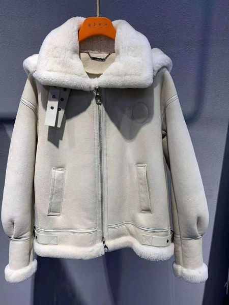 european station 2019 winter sheepskin wool one letter hood belt buckle locomotive warm fur coat, Black
european station 2019 winter sheepskin wool one letter hood belt buckle locomotive warm fur coat, Black