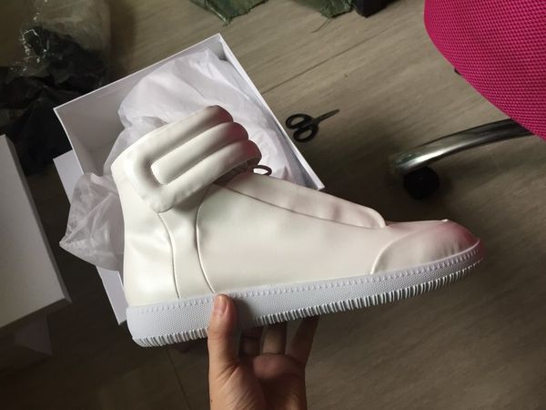 новые дизайнерские туфли high top sneaker человек марка обувь для мужчин прогулки квартиры обувь кроссовки kanye west повседневный размер 38, Black
новые дизайнерские туфли high top sneaker человек марка обувь для мужчин прогулки квартиры обувь кроссовки kanye west повседневный размер 38, Black