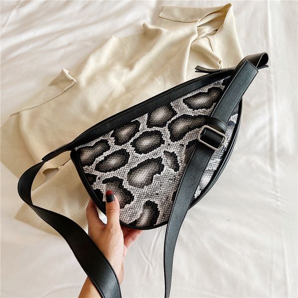 2019 new trend european and american pu snake pattern retro simple large capacity shoulder bag fashion women bag
2019 new trend european and american pu snake pattern retro simple large capacity shoulder bag fashion women bag