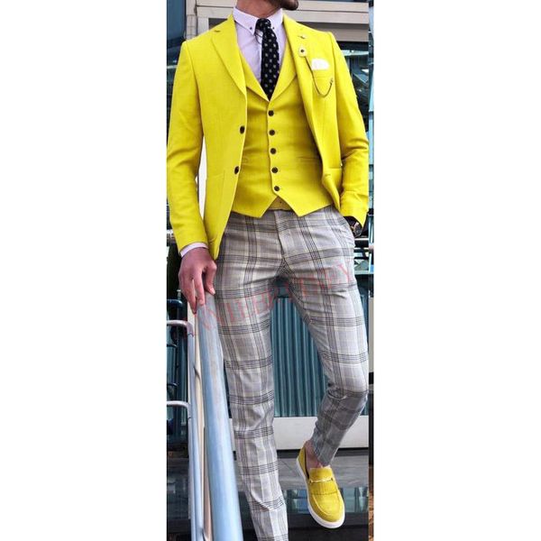 2020 yellow mens suits 3 pieces male tuxedo slim fit casual summer stylish suit for men custom plus size jacket vest pants set, White;black
2020 yellow mens suits 3 pieces male tuxedo slim fit casual summer stylish suit for men custom plus size jacket vest pants set, White;black