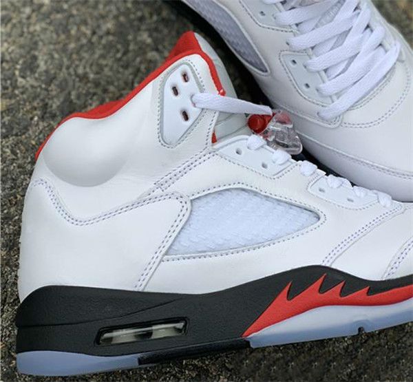 new arrival 5 v fire red low men basketball shoes white red 5sog black metallic trainers sports sneakers outdoor running shoes size 7-12us
new arrival 5 v fire red low men basketball shoes white red 5sog black metallic trainers sports sneakers outdoor running shoes size 7-12us