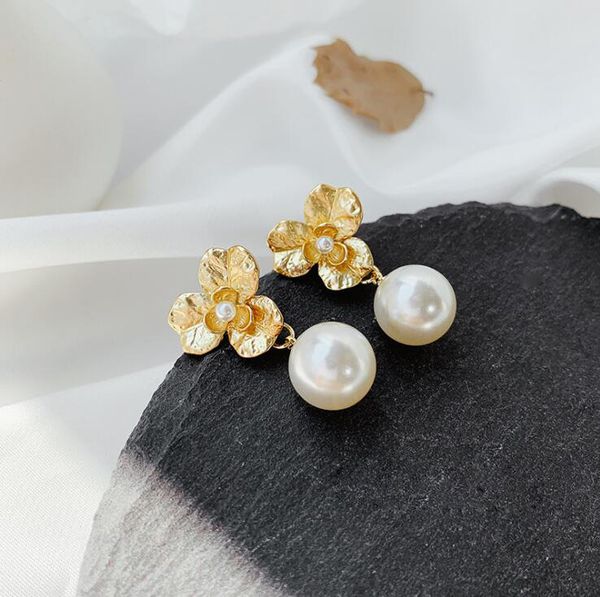 wholesale- designer gold earrings with pearl jewelry for women fashion alloy flower dangle earrings for party wedding, Silver
wholesale- designer gold earrings with pearl jewelry for women fashion alloy flower dangle earrings for party wedding, Silver