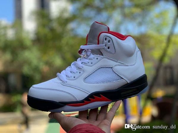 est air authentic 5 fire red retro basketball shoes white fire red black 3m reflective tongue men sports sneakers da1911-102 with box
est air authentic 5 fire red retro basketball shoes white fire red black 3m reflective tongue men sports sneakers da1911-102 with box