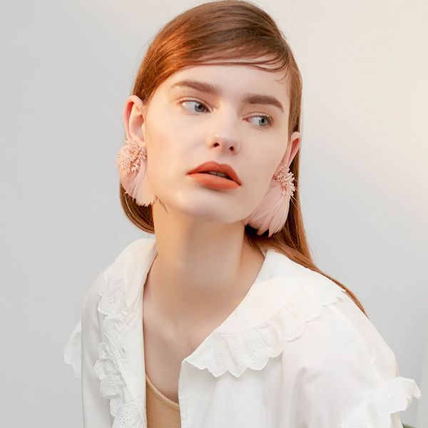 fan-shaped powder white xianbei temperament feather super fairy tassel personality tide earrings female c19041101, Golden
fan-shaped powder white xianbei temperament feather super fairy tassel personality tide earrings female c19041101, Golden
