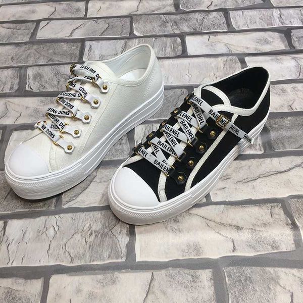 metal decor canvas shoes woman fashion graffiti flat platform shoes comfortable sneakers women new round toe casual ladies, Black
metal decor canvas shoes woman fashion graffiti flat platform shoes comfortable sneakers women new round toe casual ladies, Black