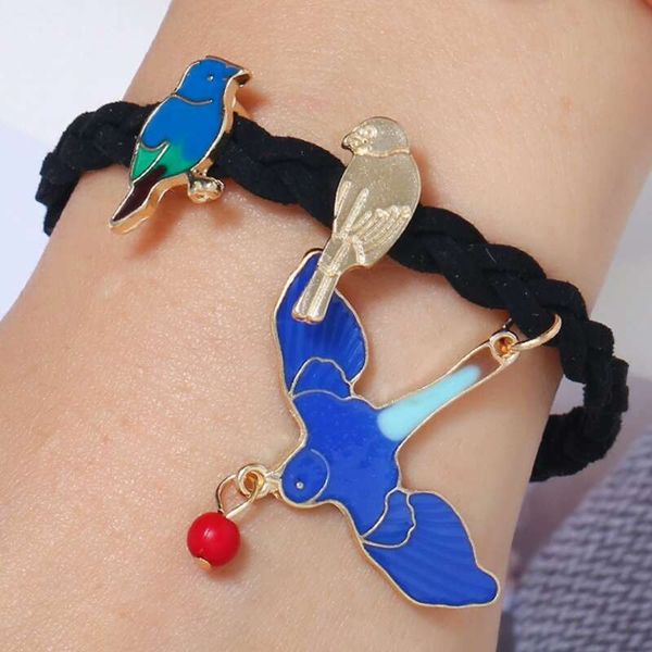 birds charm bracelets for women korean style blue bird pendant braided rope chain bracelet fashion animal jewelry love gifts for girlfriend, Golden;silver
birds charm bracelets for women korean style blue bird pendant braided rope chain bracelet fashion animal jewelry love gifts for girlfriend, Golden;silver
