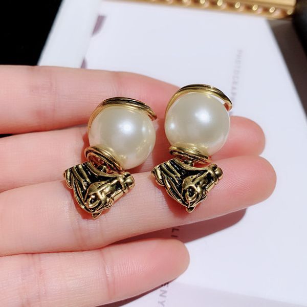 wholesale-new ins trendy fashion designer luxury pearl vintage little horse front back stud earrings for woman girls, Golden;silver
wholesale-new ins trendy fashion designer luxury pearl vintage little horse front back stud earrings for woman girls, Golden;silver