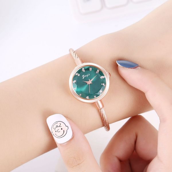 fashion women's alloy bracelet watch retro style small fresh student watch female clock quartz wristwatch fashion ladies wrist, Slivery;brown
fashion women's alloy bracelet watch retro style small fresh student watch female clock quartz wristwatch fashion ladies wrist, Slivery;brown