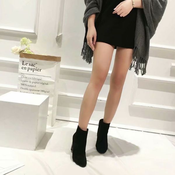 2019 new fashionable designer leather ankle boots women's thick with martin boots suede fashion with black plus velvet high heel shoes
2019 new fashionable designer leather ankle boots women's thick with martin boots suede fashion with black plus velvet high heel shoes