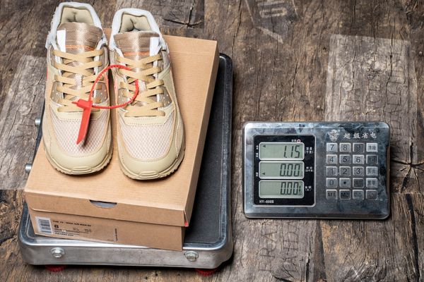 Trainer 90 Desert Ore Mens Дизайнерская обувь Все Черные кроссовки Лучшие Мужчины Женщины 90s Спортивная обувь Кроссовки Дата выпуска 
Trainer 90 Desert Ore Mens Дизайнерская обувь Все Черные кроссовки Лучшие Мужчины Женщины 90s Спортивная обувь Кроссовки Дата выпуска
