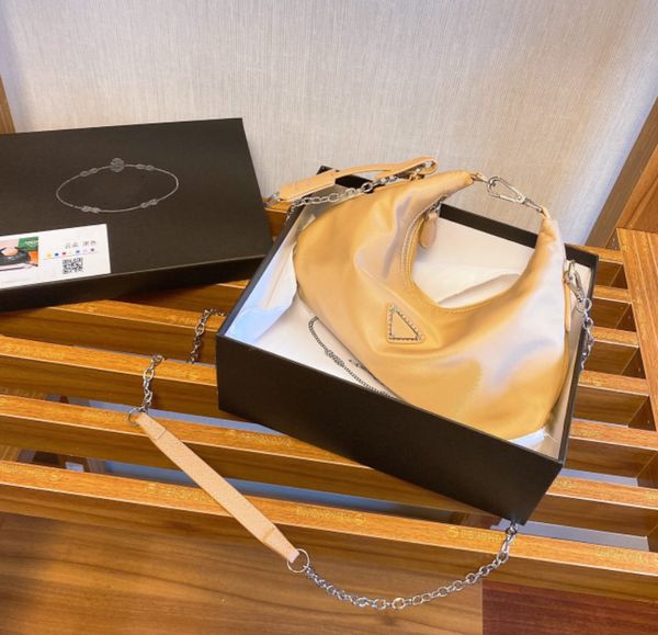 designer luxury handbags purses woman brand clouds shoulder bag chain bag l0g0 crossbody bags with box
designer luxury handbags purses woman brand clouds shoulder bag chain bag l0g0 crossbody bags with box