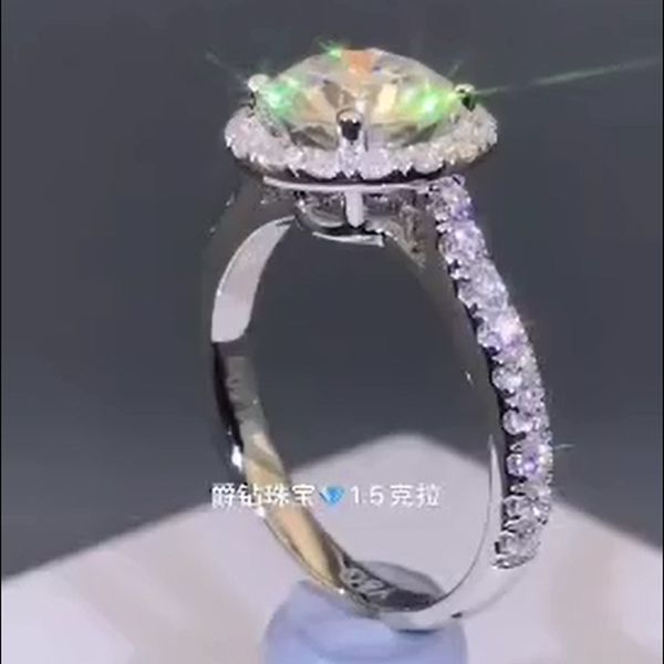 1,5 18k белое золото moissanite бриллиантовое кольцо классический простые корона роскошные свадьбы женщины обручальное кольцо anniversary, Golden;silver
1,5 18k белое золото moissanite бриллиантовое кольцо классический простые корона роскошные свадьбы женщины обручальное кольцо anniversary, Golden;silver