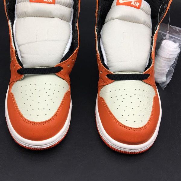 air 1 high og reversed shattered backboard 555088-113 1s i kicks women men basketball sports shoes sneakers trainers with original box us, Black;white
air 1 high og reversed shattered backboard 555088-113 1s i kicks women men basketball sports shoes sneakers trainers with original box us, Black;white