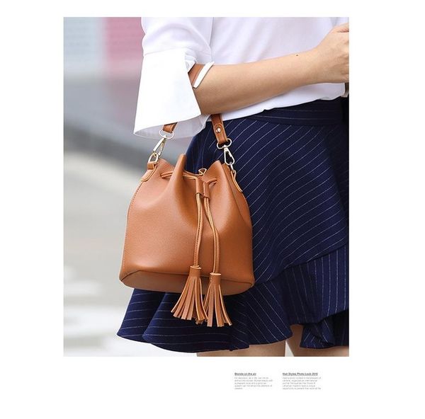 women's shoulder bag straddle bag 2020 new women's korean version bucket small versatile handbag fringe
women's shoulder bag straddle bag 2020 new women's korean version bucket small versatile handbag fringe