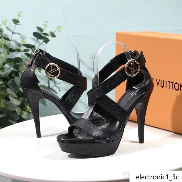 newst luxury women sandals new design shoes luxury summer fashion wide big size flat slippery with women flat shoes
newst luxury women sandals new design shoes luxury summer fashion wide big size flat slippery with women flat shoes