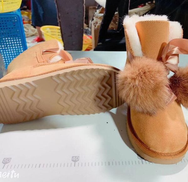 2020 sell new classic design girl women plush sheepskin snow boots short snow boots fur integra ted keep warm boots, Black
2020 sell new classic design girl women plush sheepskin snow boots short snow boots fur integra ted keep warm boots, Black