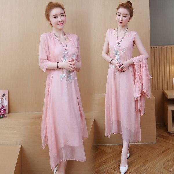 summer 2020 new retro loose embroidery two piece national theme costume ethnic clothing style seven sleeve dress long skirt set, Red
summer 2020 new retro loose embroidery two piece national theme costume ethnic clothing style seven sleeve dress long skirt set, Red
