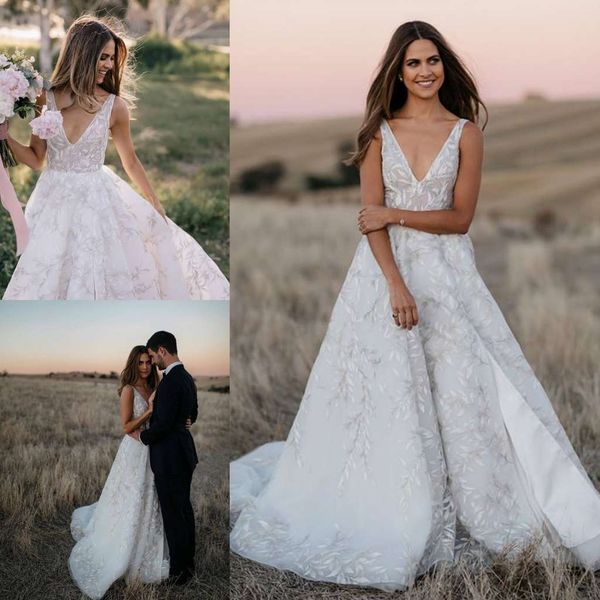 2019 boho a line wedding dresses v neck backless appliqued lace bridal gowns sweep train vestito da sposa wedding dress, White
2019 boho a line wedding dresses v neck backless appliqued lace bridal gowns sweep train vestito da sposa wedding dress, White