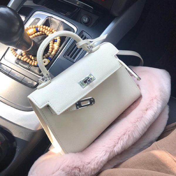 luxurious2019 white bibasic kylie palm cowhide genuine leather trend woman package packet
luxurious2019 white bibasic kylie palm cowhide genuine leather trend woman package packet