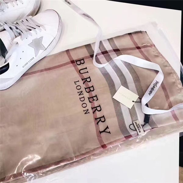 Brand New Designer womans brand Scarf High Quality 100% silk long scarves Classic Printing design womans scarves size 180x90cm No box H-996t
Brand New Designer womans brand Scarf High Quality 100% silk long scarves Classic Printing design womans scarves size 180x90cm No box H-996t