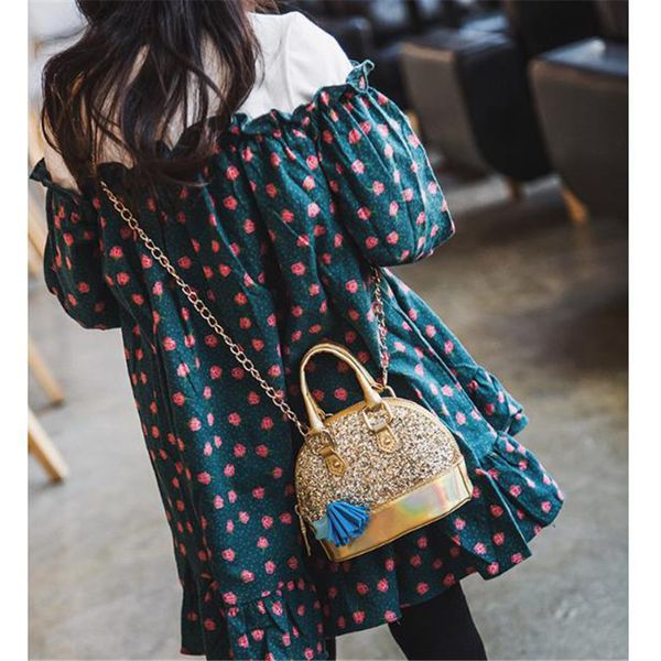 2020 children grils cute handbag shoulder bags sweet and simple style money phone travel sequined shell bag mini messenger bag
2020 children grils cute handbag shoulder bags sweet and simple style money phone travel sequined shell bag mini messenger bag