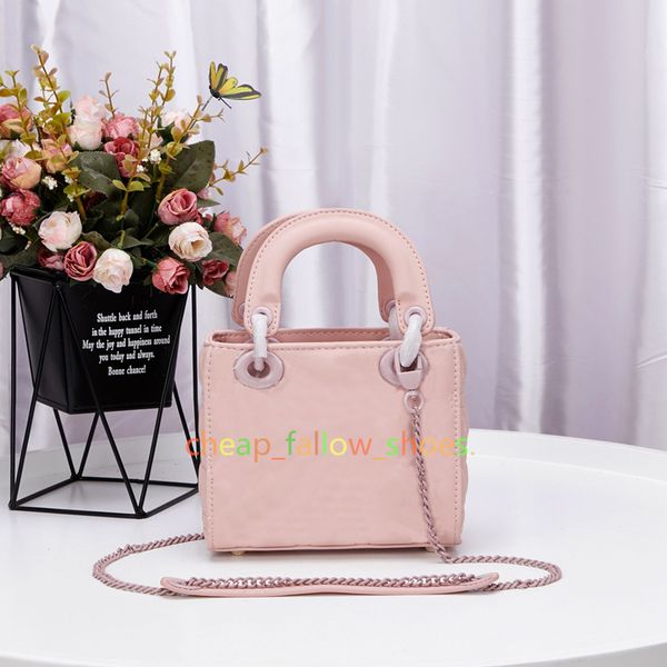 new fashion designer luxury handbags purses bags smooth cross body bags handbags outdoor leisure shopping bag ing 
new fashion designer luxury handbags purses bags smooth cross body bags handbags outdoor leisure shopping bag ing