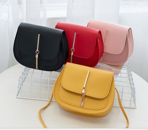 2020 designer handbags new tassel small round bag ladies crossbody female saddle bag ving
2020 designer handbags new tassel small round bag ladies crossbody female saddle bag ving