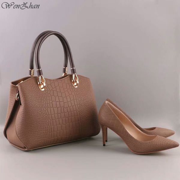 grade leather woman soft shoes and handbag set nice style high heels shoes and bag set size 36-43 wenzhan style a93-1, Black
grade leather woman soft shoes and handbag set nice style high heels shoes and bag set size 36-43 wenzhan style a93-1, Black