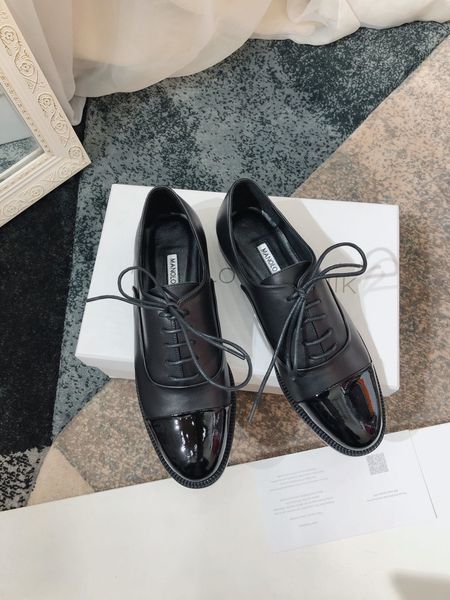 2020 fashion high-end design luxury leather casual shoes rock carved flats sports ladies casual shoes ing
2020 fashion high-end design luxury leather casual shoes rock carved flats sports ladies casual shoes ing