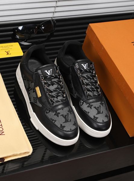new style high-end luxury men's casual sports jogging shoes fashion design brand platform classic retro leather upper size: 38-44, Black
new style high-end luxury men's casual sports jogging shoes fashion design brand platform classic retro leather upper size: 38-44, Black