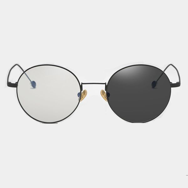 anti blue light intelligent color changing plain glasses retro metal eyeglasses protective spectacle, White;black
anti blue light intelligent color changing plain glasses retro metal eyeglasses protective spectacle, White;black
