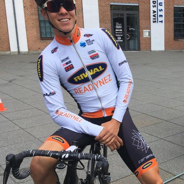 2020 riwal readynez cycling team summer men long sleeve short sleeve suit completini ciclismo bicycle clothing ropa de hombre, Black;blue
2020 riwal readynez cycling team summer men long sleeve short sleeve suit completini ciclismo bicycle clothing ropa de hombre, Black;blue