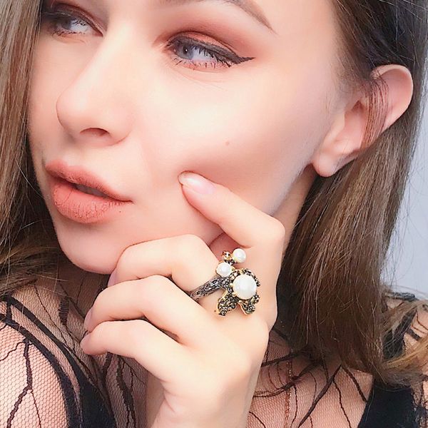 punk irregular pearl ring gun black vintage jewellery for cocktail party flying butterfly rings, Golden;silver
punk irregular pearl ring gun black vintage jewellery for cocktail party flying butterfly rings, Golden;silver
