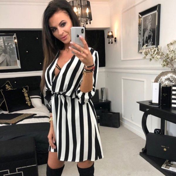 sexy женщин v-образным вырезом в полоску платье 2020 новая мода лето черный белый полосатый пляж вскользь свободные платья vestidos плюс раз, Black;gray
sexy женщин v-образным вырезом в полоску платье 2020 новая мода лето черный белый полосатый пляж вскользь свободные платья vestidos плюс раз, Black;gray