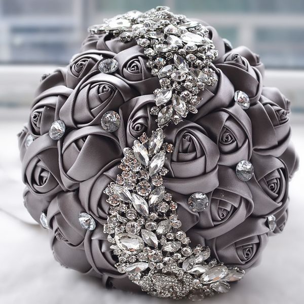 new white wedding bride holding flowers artificial bouquet ribbon rhinestone pearl bouquet decoration bride groom dance
new white wedding bride holding flowers artificial bouquet ribbon rhinestone pearl bouquet decoration bride groom dance