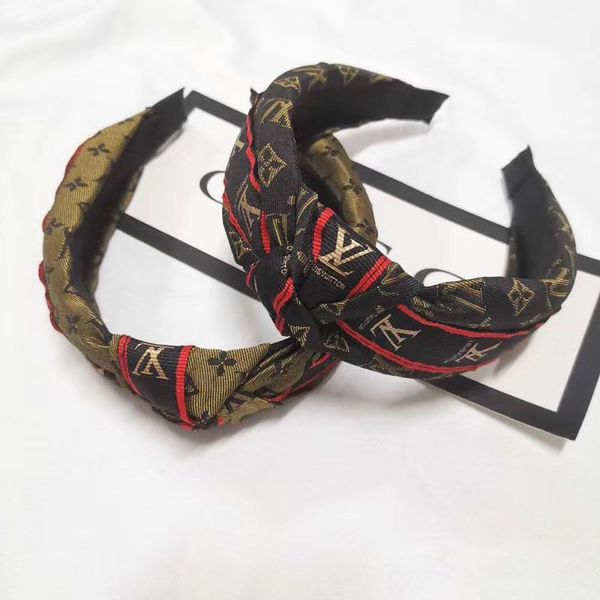 new fashion women headbands tide fashion girl ladies hair band with print letter delicate hair jewelry for party accessories, Silver
new fashion women headbands tide fashion girl ladies hair band with print letter delicate hair jewelry for party accessories, Silver