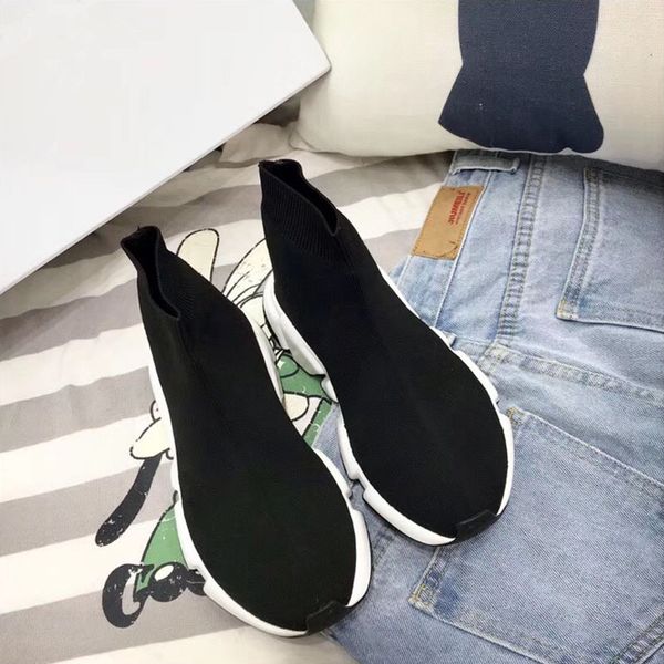 new designer fashion couple models with socks sneakers men and women running leisure outdoor training shoes couple models trend casual marti, Black
new designer fashion couple models with socks sneakers men and women running leisure outdoor training shoes couple models trend casual marti, Black