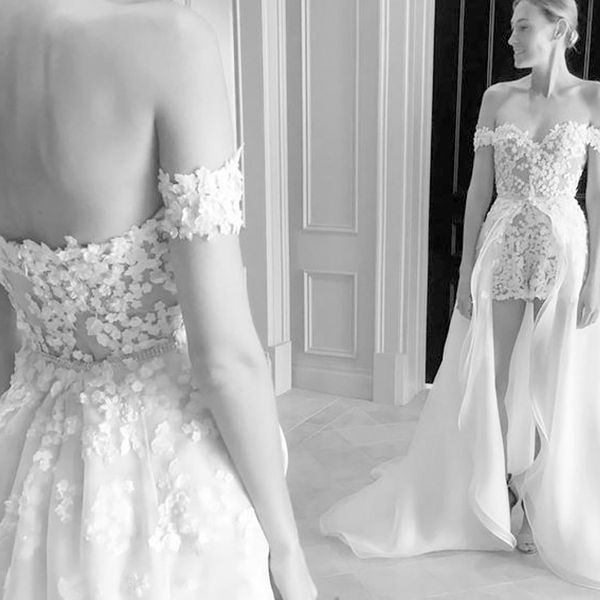 2019 new lace boho wedding dresses illusion bodice beach bridal gowns with detachable train elegant off shoulder vestidos de novia, White
2019 new lace boho wedding dresses illusion bodice beach bridal gowns with detachable train elegant off shoulder vestidos de novia, White