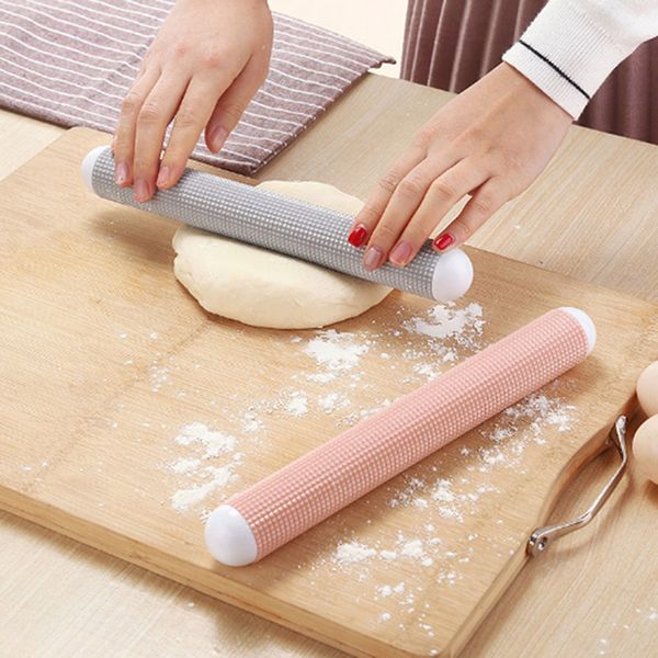 2019 new fashion abs small fresh multi-color noodle dumplings rolling roller kitchen supplies
2019 new fashion abs small fresh multi-color noodle dumplings rolling roller kitchen supplies