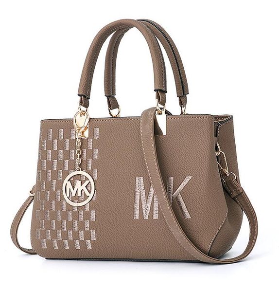 brand fashion luxury designer bags simple casual ladies shoulder bag korean version of the multi-function mini diagonal mobile phone bag
brand fashion luxury designer bags simple casual ladies shoulder bag korean version of the multi-function mini diagonal mobile phone bag