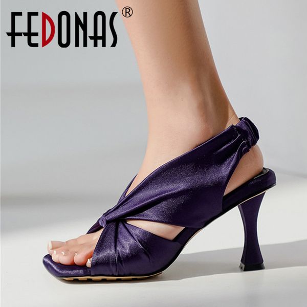 fedonas pleated women's shoes of large size summer fashion high heels women's sandals 2020 party prom shoes woman, Black
fedonas pleated women's shoes of large size summer fashion high heels women's sandals 2020 party prom shoes woman, Black