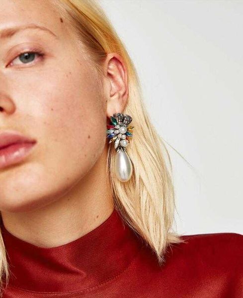glittering popular fashion designer exaggerated colorful rhinestone crystal diamond flower pearl pendant stud earrings for women girls, Golden;silver
glittering popular fashion designer exaggerated colorful rhinestone crystal diamond flower pearl pendant stud earrings for women girls, Golden;silver