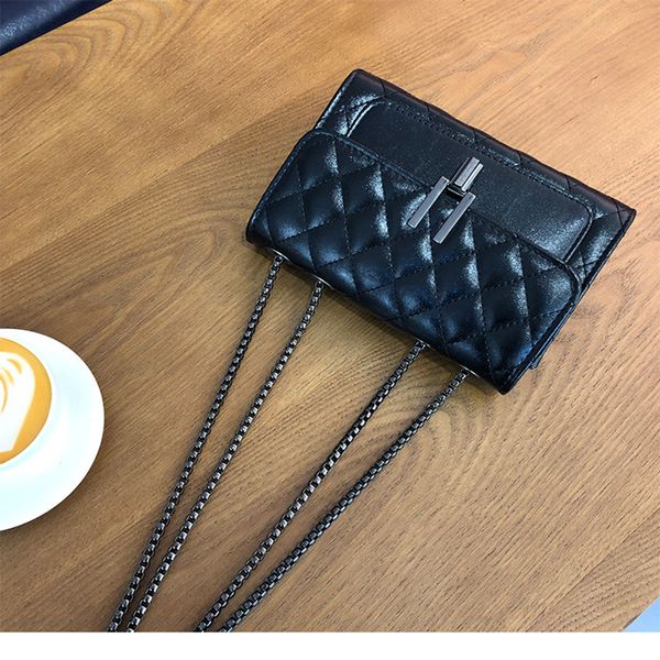 bag four seasons women's bag new 2020 fashion wild messenger ins chain lingge small fragrance shoulder small bac
bag four seasons women's bag new 2020 fashion wild messenger ins chain lingge small fragrance shoulder small bac