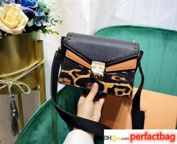 men s bags high-quality traveling bags for men and women, handbags shoulder bags, wallets, cards, fashion bags, retro bags59w
men s bags high-quality traveling bags for men and women, handbags shoulder bags, wallets, cards, fashion bags, retro bags59w