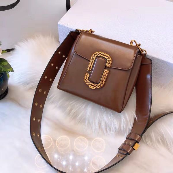 designer handbags women bags luxury leather locomotive shoulder bag wallet wide shoulder strap slant shoulder dermis square bags
designer handbags women bags luxury leather locomotive shoulder bag wallet wide shoulder strap slant shoulder dermis square bags