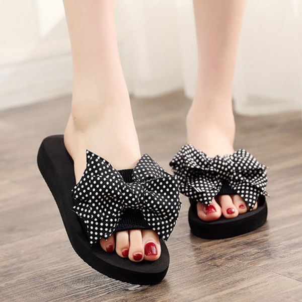 new slippers female summer wear fashion wild sandals slippery flat beach slippers thick bottom word, Black
new slippers female summer wear fashion wild sandals slippery flat beach slippers thick bottom word, Black