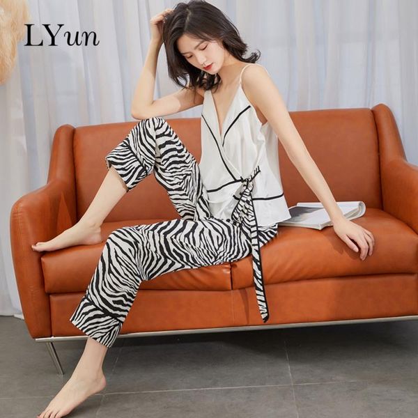 women's sleepwear ly 2021 spring and summer pajamas female ice silk printing comfortable home service suspenders trousers loose two-pie, Black;red
women's sleepwear ly 2021 spring and summer pajamas female ice silk printing comfortable home service suspenders trousers loose two-pie, Black;red